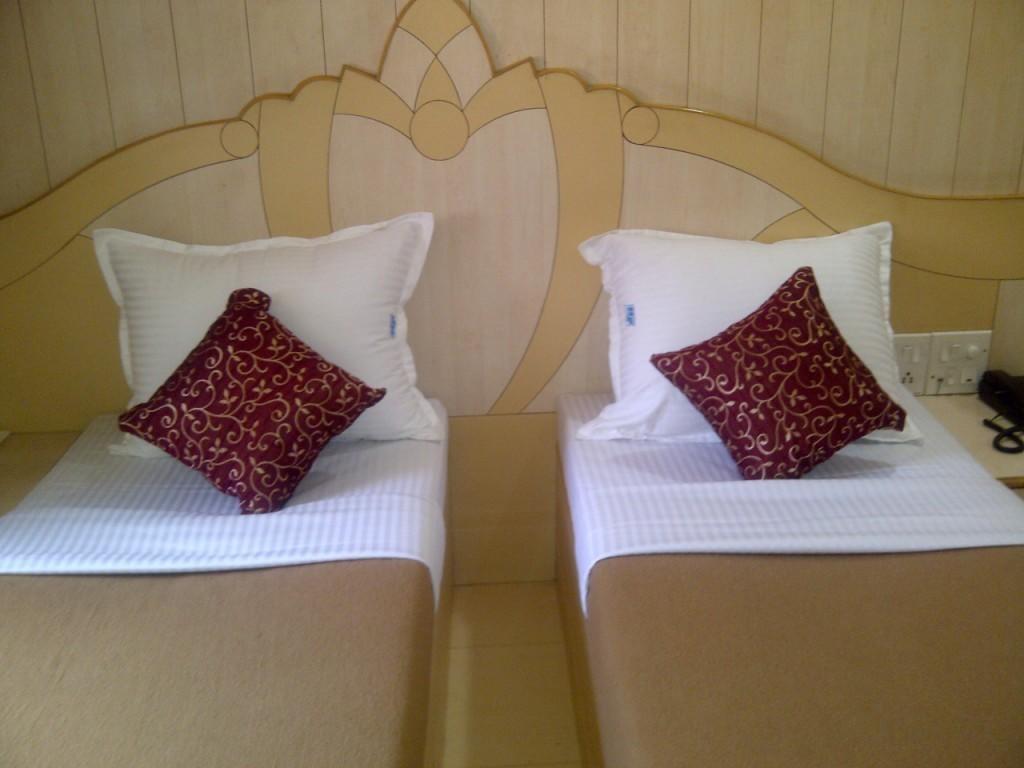 Hotel Om Sai Palace Pune Exterior photo
